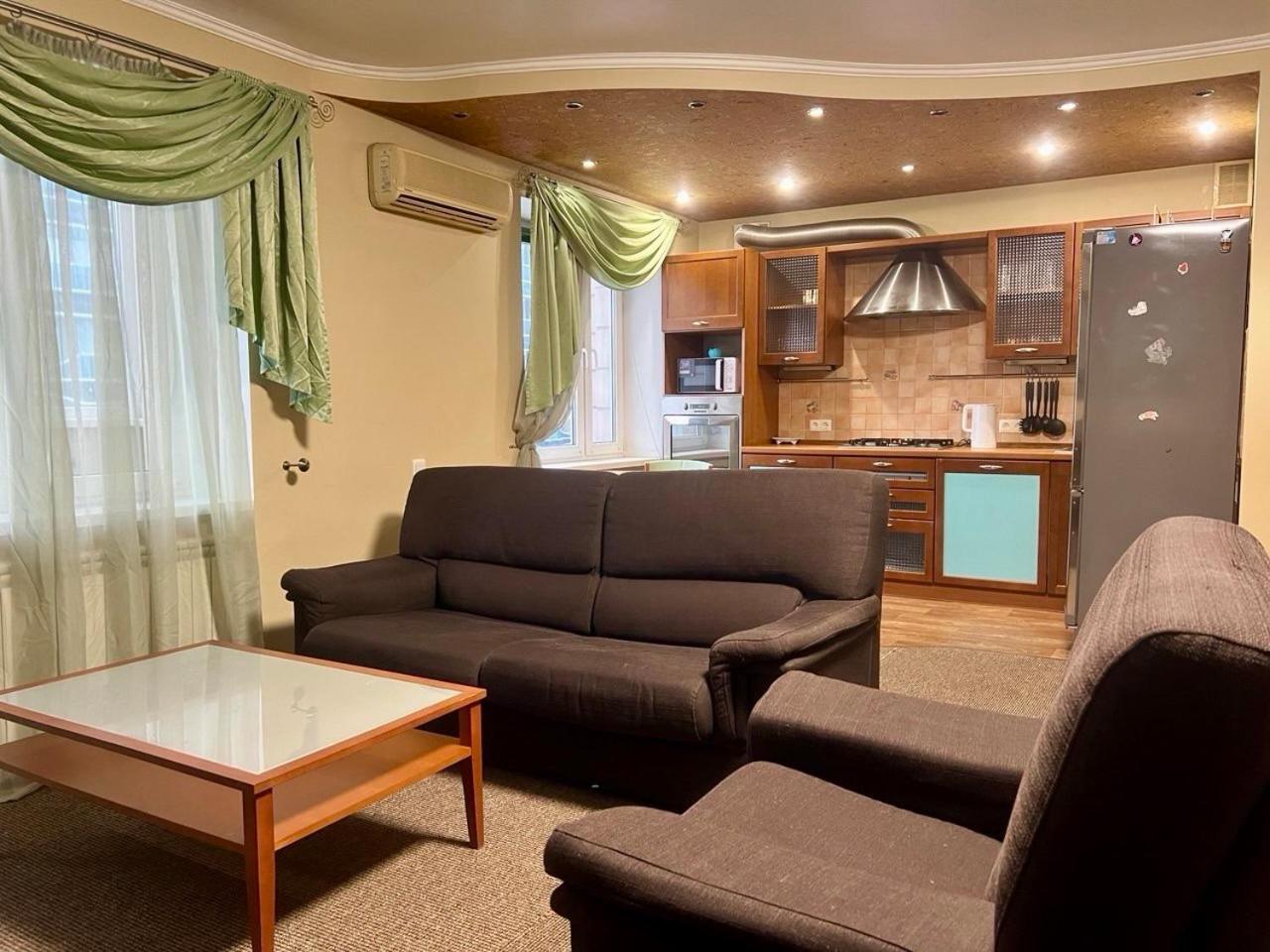 In The Center Of Apartment Kyiv